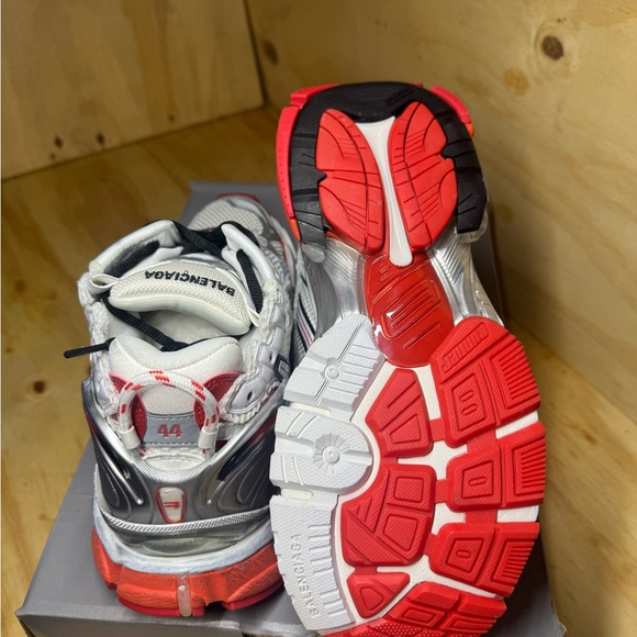 Balenciaga White and Gray Sneakers with Red Accents - Picture 5 of 5